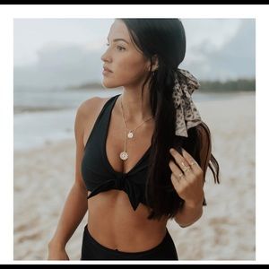 Albion fit black knit top xs brand new with tags